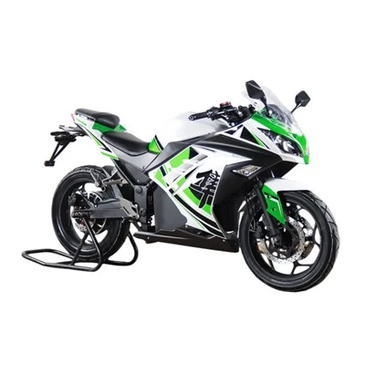 Bisakah saya mengendarai sepeda motor listrik tanpa helm?